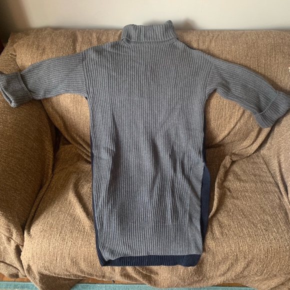 Cuffed sleeve turtleneck tunic - Picture 2 of 7